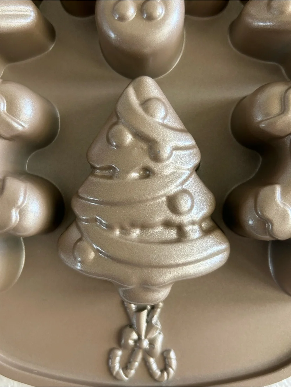 NEW Gingerbread Boy & Christmas Trees Non-Stick Mini Cake Pan Mold Ciroa Holiday